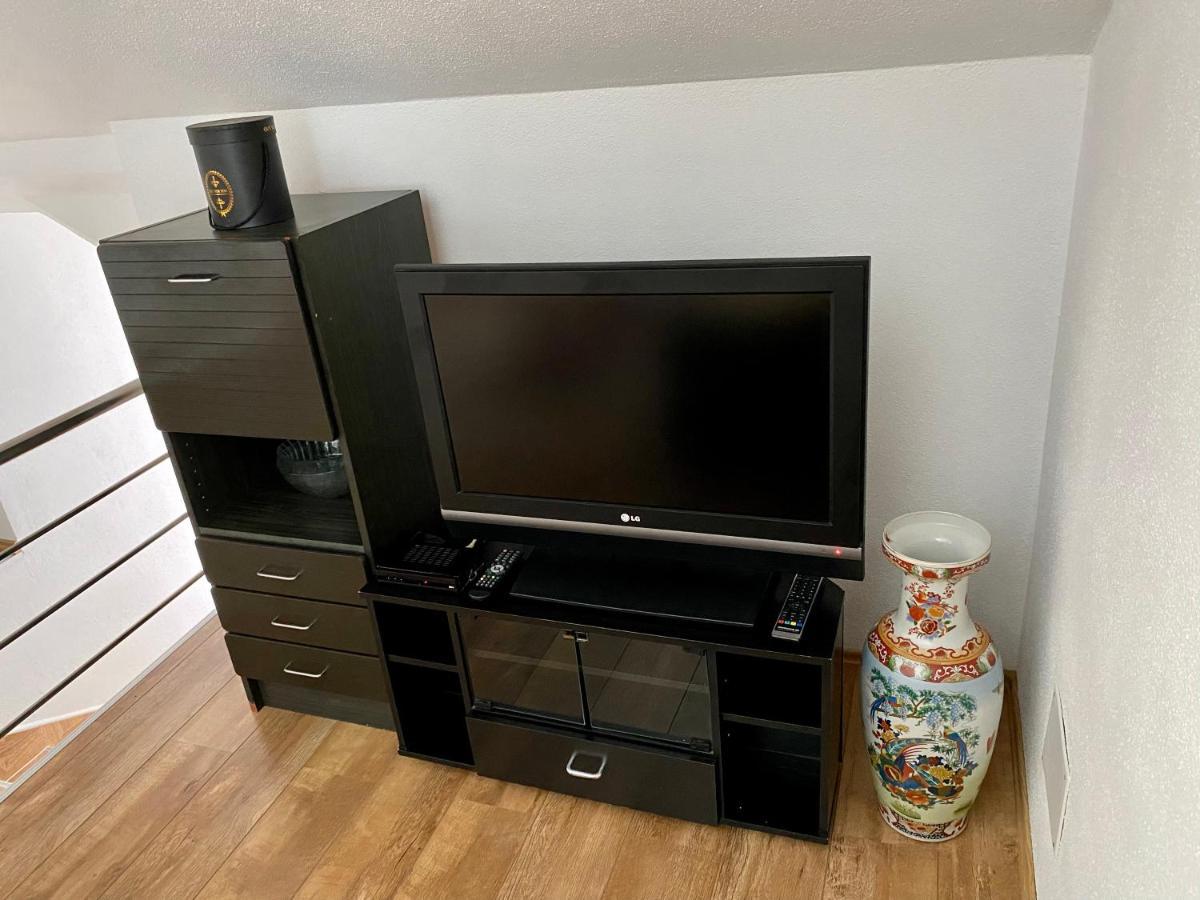 Big Apartment 3 Bedrooms Бихач Экстерьер фото