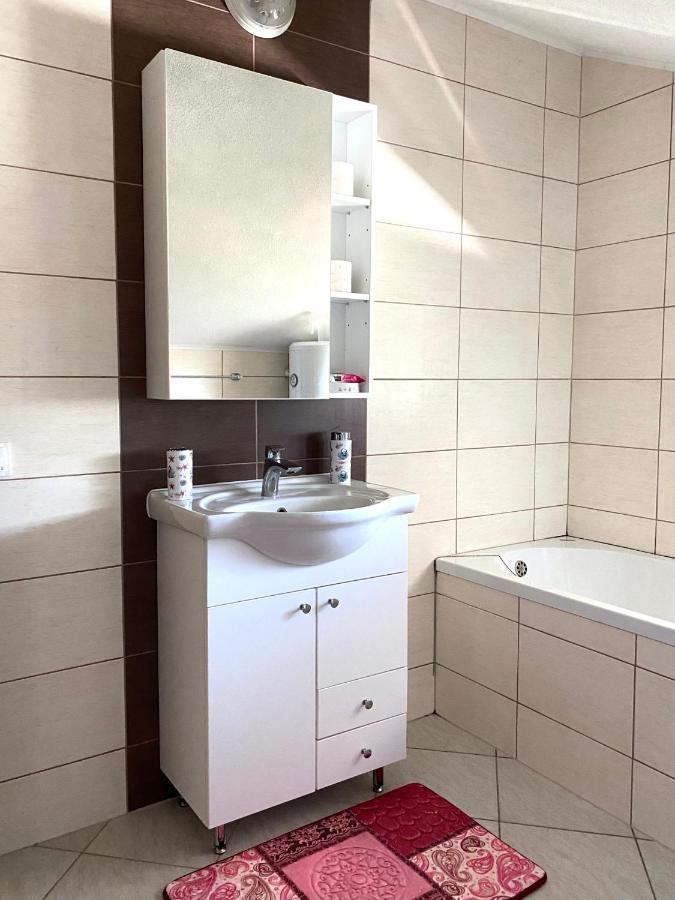 Big Apartment 3 Bedrooms Бихач Экстерьер фото